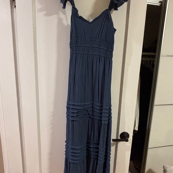 Chic Blue Ruffled Maxi Dress - Picture 1 of 4
